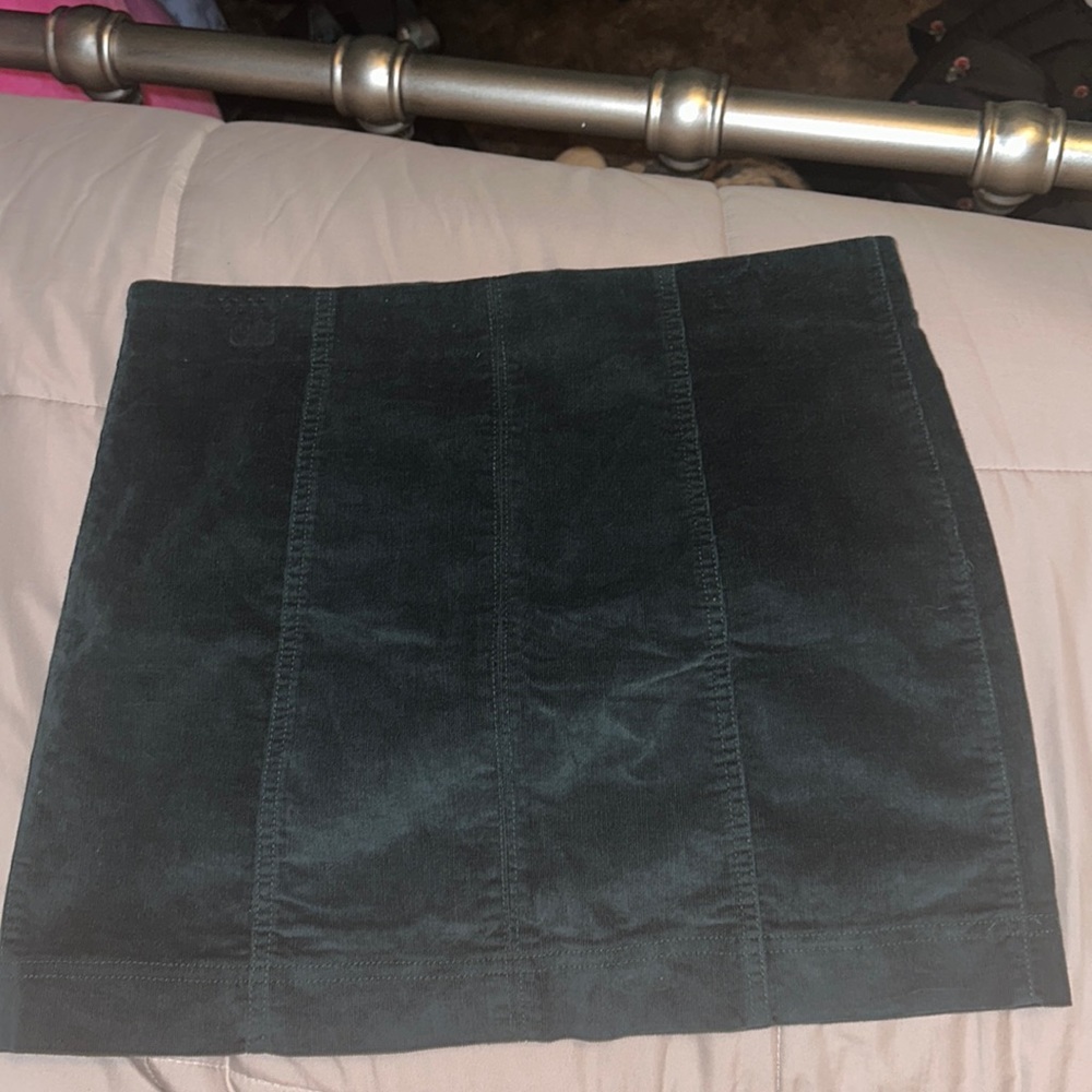 Dark green skirt Jolt size 11, 30w with zipper on back